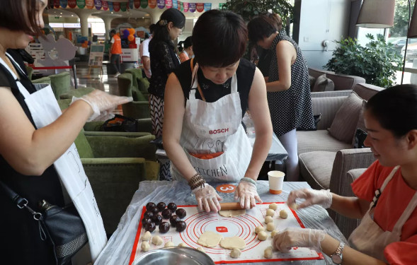 铭品装饰月饼制作