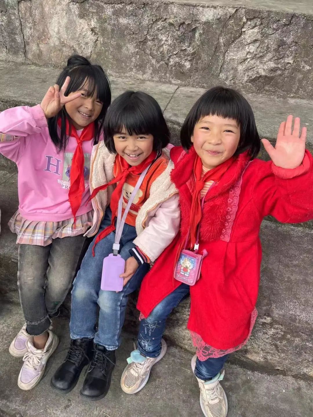 云南红河地区孩子们的灿烂笑颜